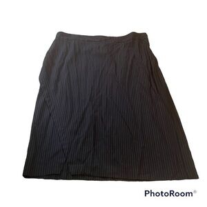 Pin striped Sisley Italian pencil skirt